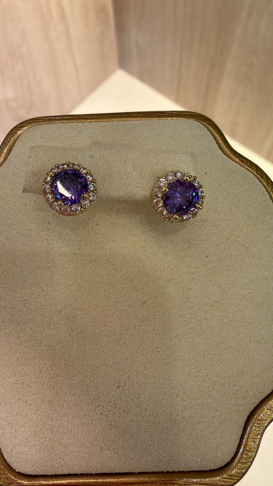 ARETES PIEDRA AMATISTA LILA 14K 2.4G